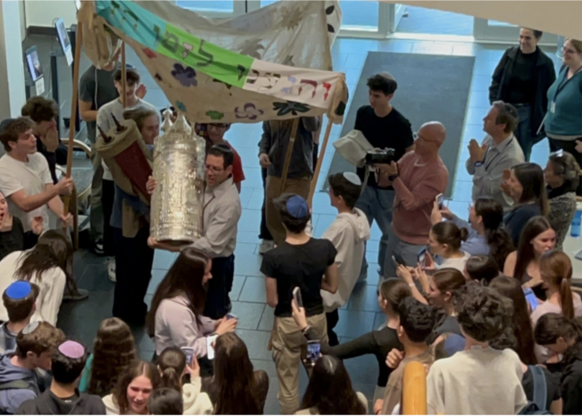 Heschel Welcomes its First Sephardic Torah